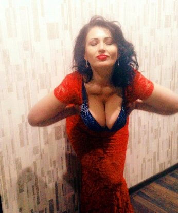 У меня большой опыт в этой сфере, я знаю, как доставить истинное наслаждение. Я креативная и всегда настроена на приятное времяпрепровождение. У меня есть множество возможностей для тебя: массаж, стриптиз, BDSM, фетиш и многое другое. Моя нежность и опыт покорили многих мужчин, и у них есть отличные отзывы о нашей встрече. Если ты живешь в Москве или оказался в Москве, обязательно пиши мне, я с радостью сделаю твои фантазии реальностью. 💋🔥🌃 Викуся